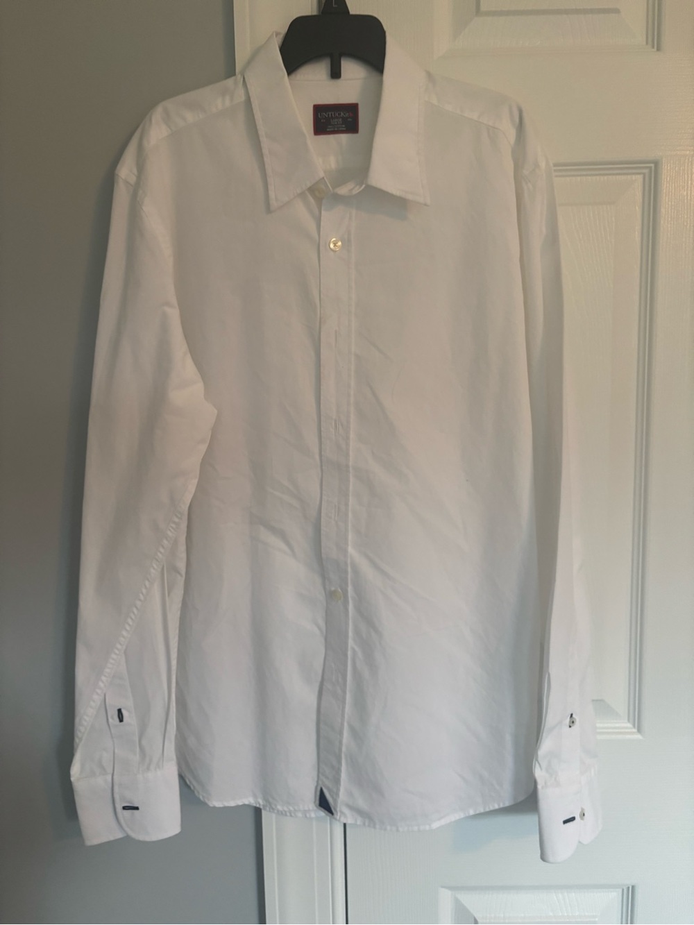 UNTUCKit Men’s White Button-Down Dress Shirt